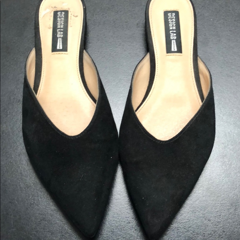 6.5 pointed black flats!